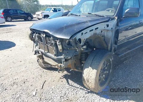 2004 Toyota Tacoma Base V6 из США, поврежденный, VIN 5TEHN72N84Z375078